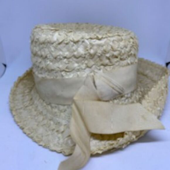 Vintage Union Made Cream Hat with Ribbon - Picture 2 of 10